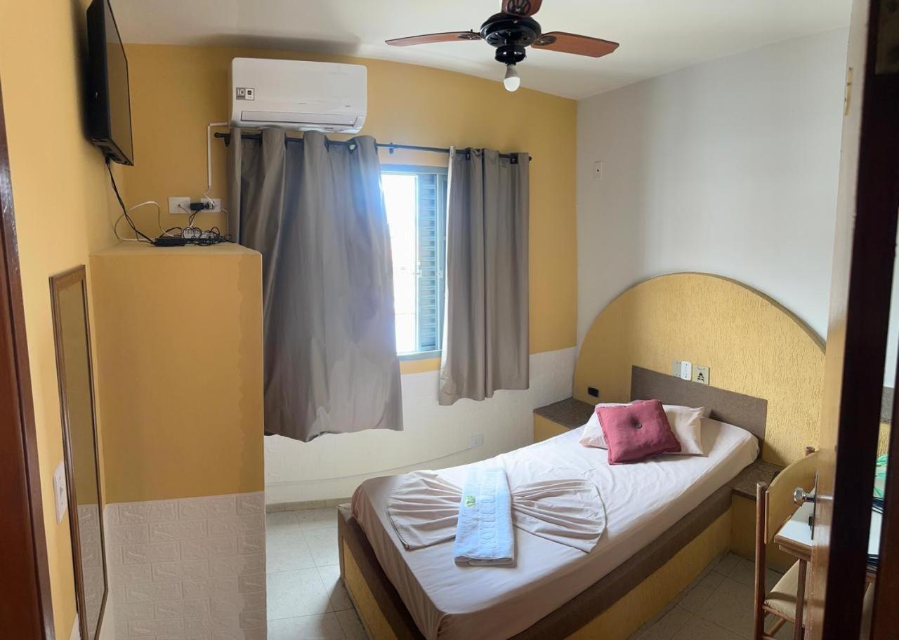 Hotel Lareira เซาโจเซดอสกัมปอส ภายนอก รูปภาพ