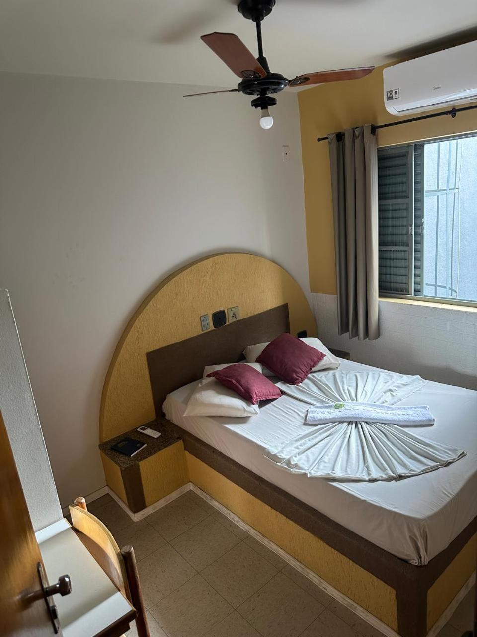 Hotel Lareira เซาโจเซดอสกัมปอส ภายนอก รูปภาพ